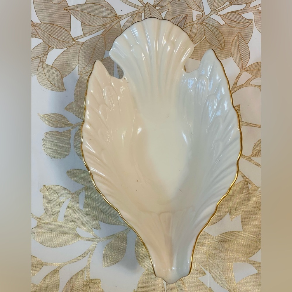 Lenox Dove Trinket Candy Dish Ivory
China 24k Gold Trim Edge USA